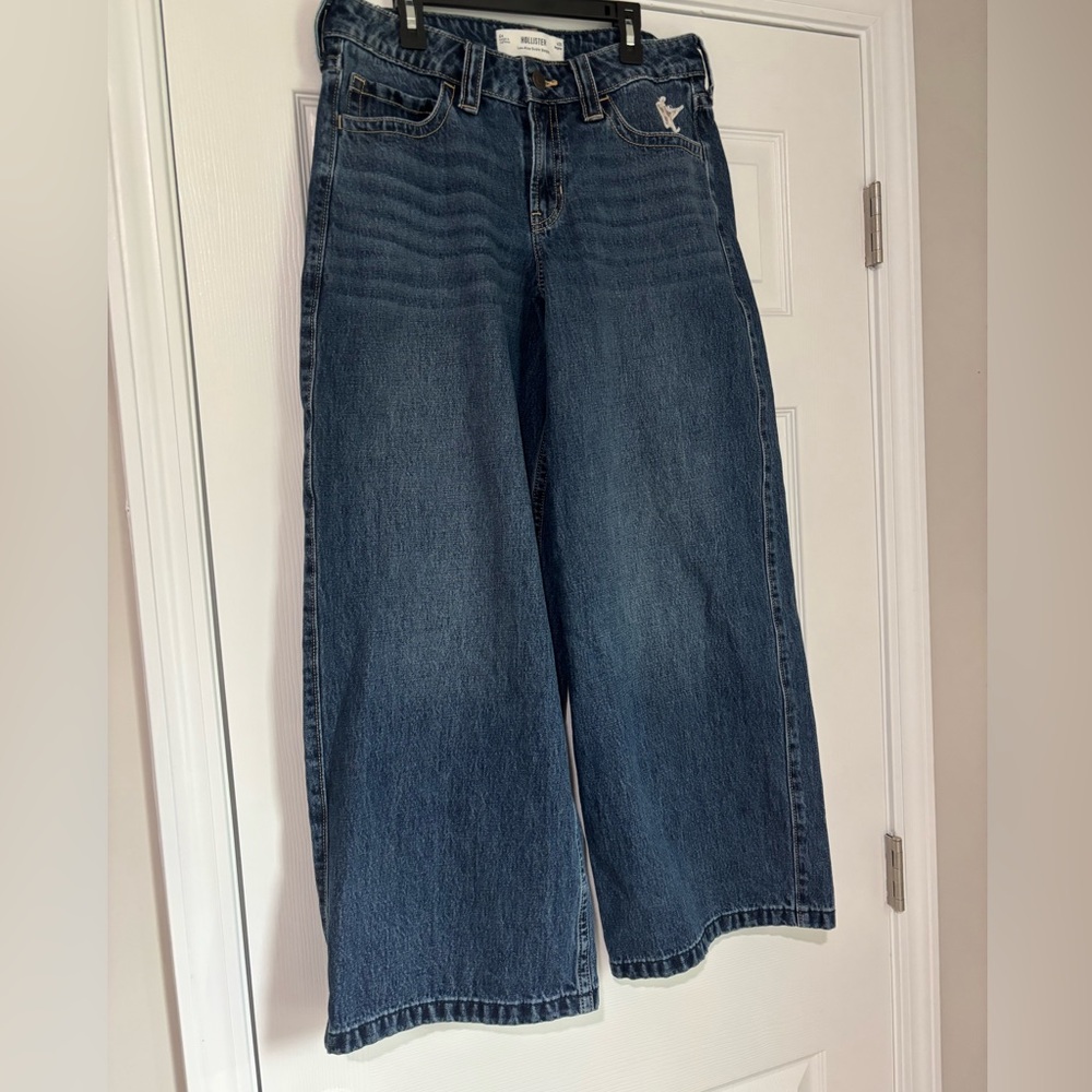 Hollister low-rise baggy jeans